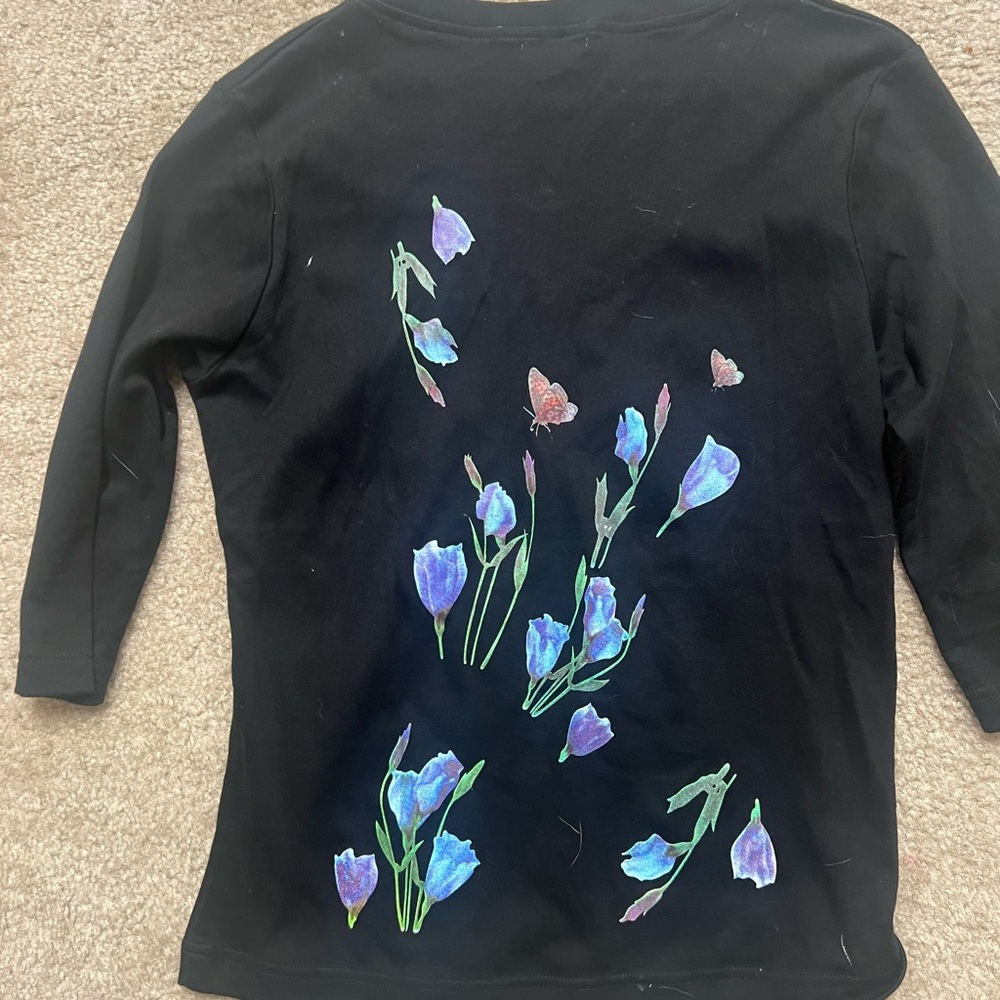 Elma women’s three quarter sleeve v neck black floral blouse never worn